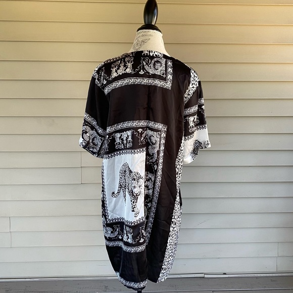 Missguided Tapestry Style Dress - Picture 3 of 7